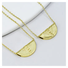 Load image into Gallery viewer, Lion Wild Growth Necklaces Gold