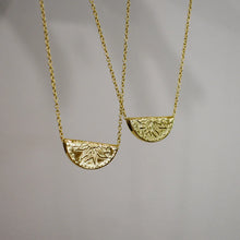 Load image into Gallery viewer, Lion Wild Sunflower Necklaces
