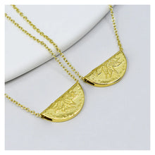 Load image into Gallery viewer, Lion Wild Sunflower Necklaces