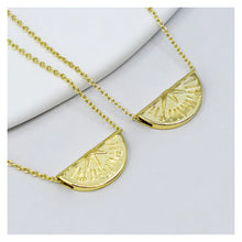 Load image into Gallery viewer, Lion Wild Wayfinder Necklaces Gold